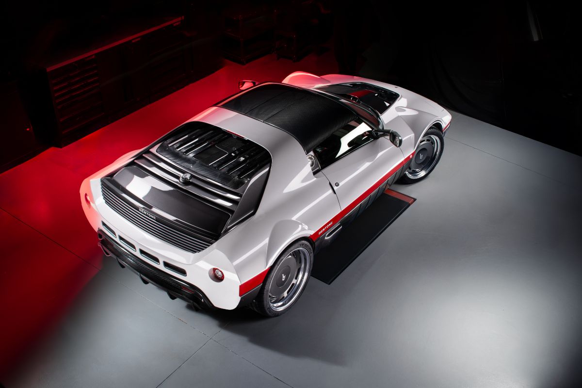 Bertone Runabout, sportiva neo-retro con 469 CV su telaio Lotus Exige