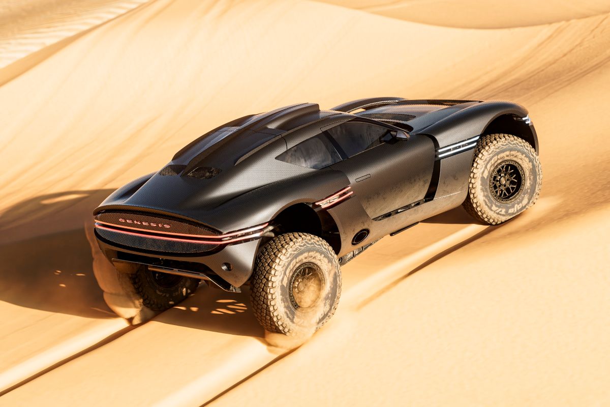 Genesis X Skorpio Concept tra le dune del deserto