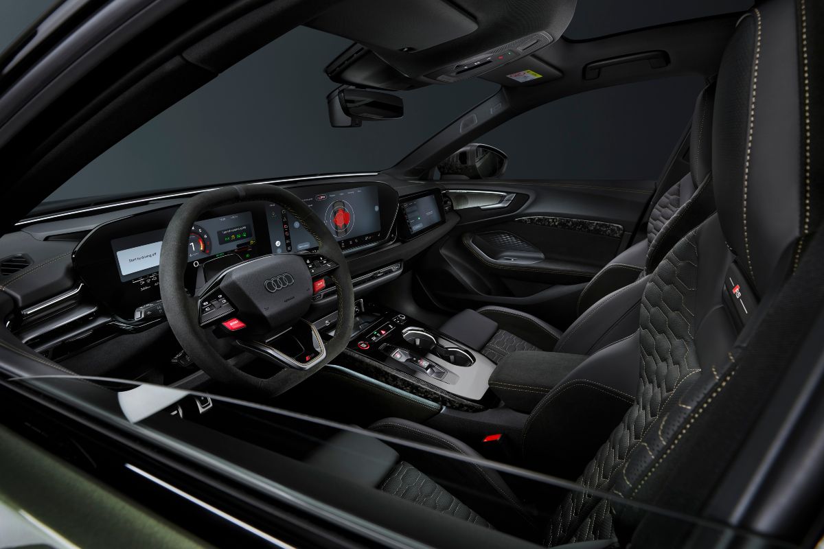 Vista degli interni della nuova Audi RS 5 Sedan