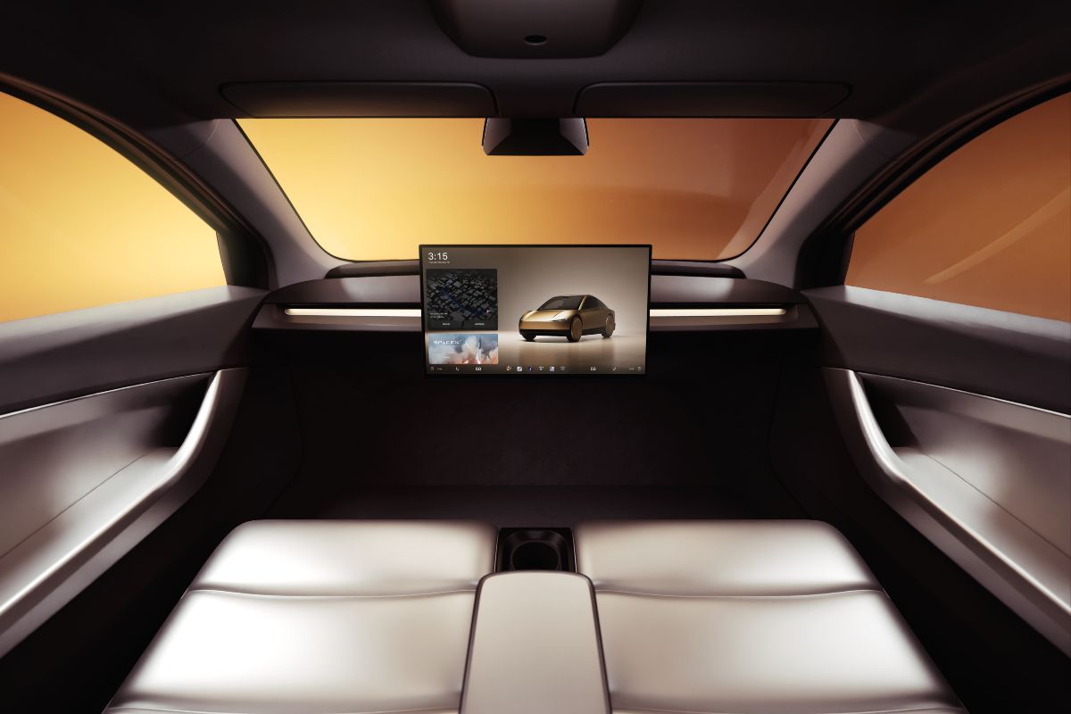Vista degli interni del nuovo Tesla Cybercab