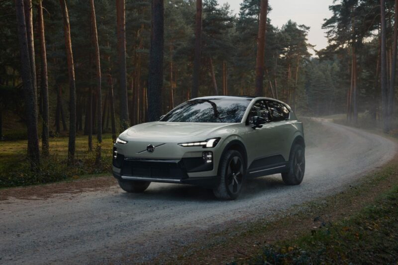 La nuova Volvo EX60 completamente elettrica