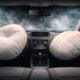 Airbag esplosi in un abitacolo