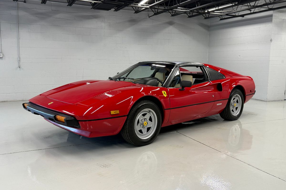 La Ferrari di "Magnum P.I." all'asta da Barrett-Jackson.