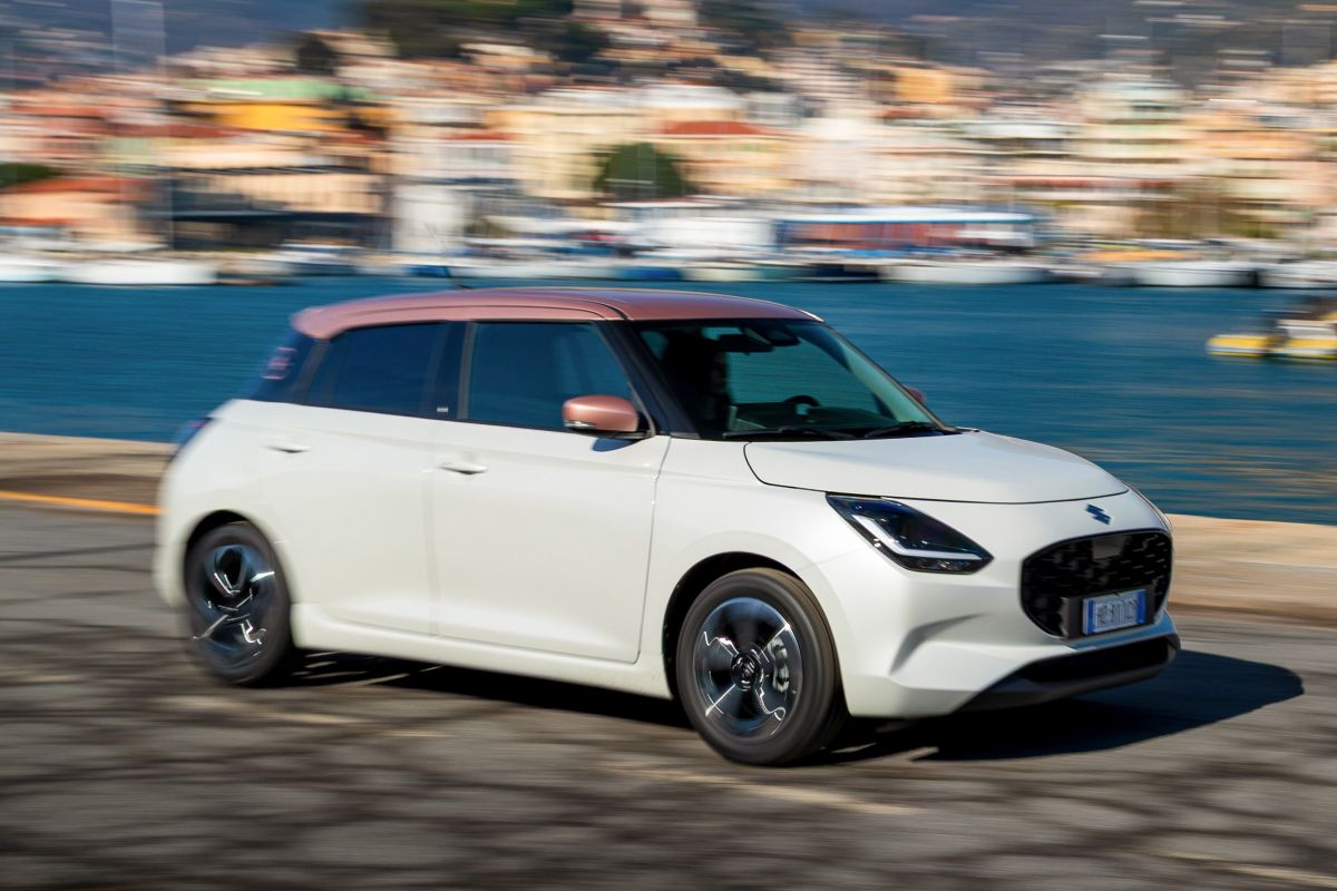 Suzuki, serie speciale Swift Hybrid Sakura