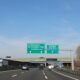Autostrada A1 con veicoli in marcia.