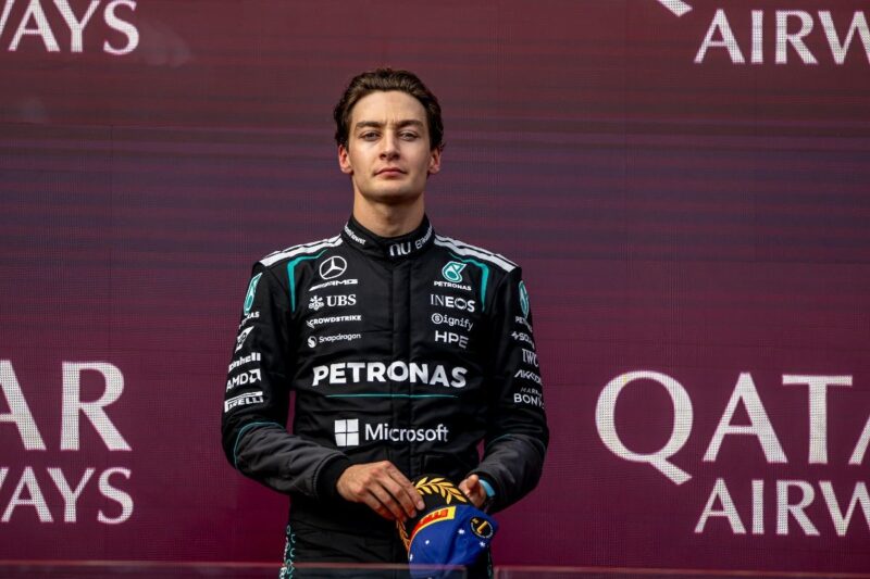 George Russell sul podio del Gran Premio d'Australia di F1 2026.