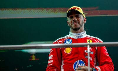 Lewis Hamilton sul podio del Gran Premio di Cina di F1 2026.