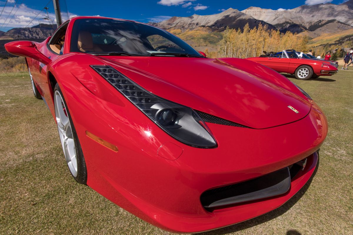 Ferrari 458 Italia rossa.