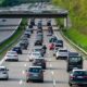 Autostrada a tre corsie trafficata