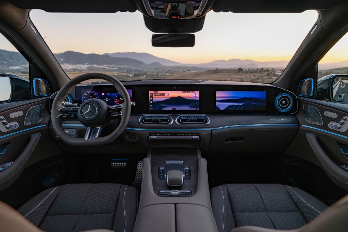 Vista degli interni della nuova Mercedes-Benz GLS, 2026.