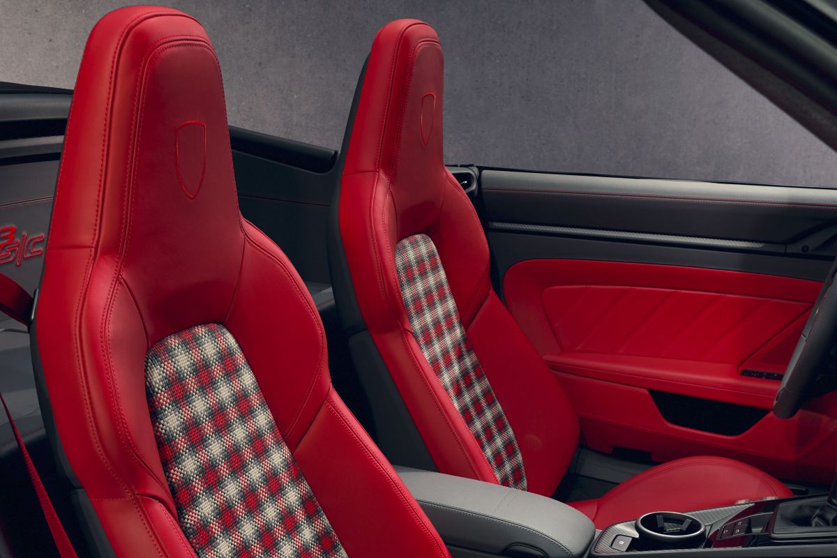 Vista degli interni della nuova Porsche 911 GT3 S/C Streetstyle.