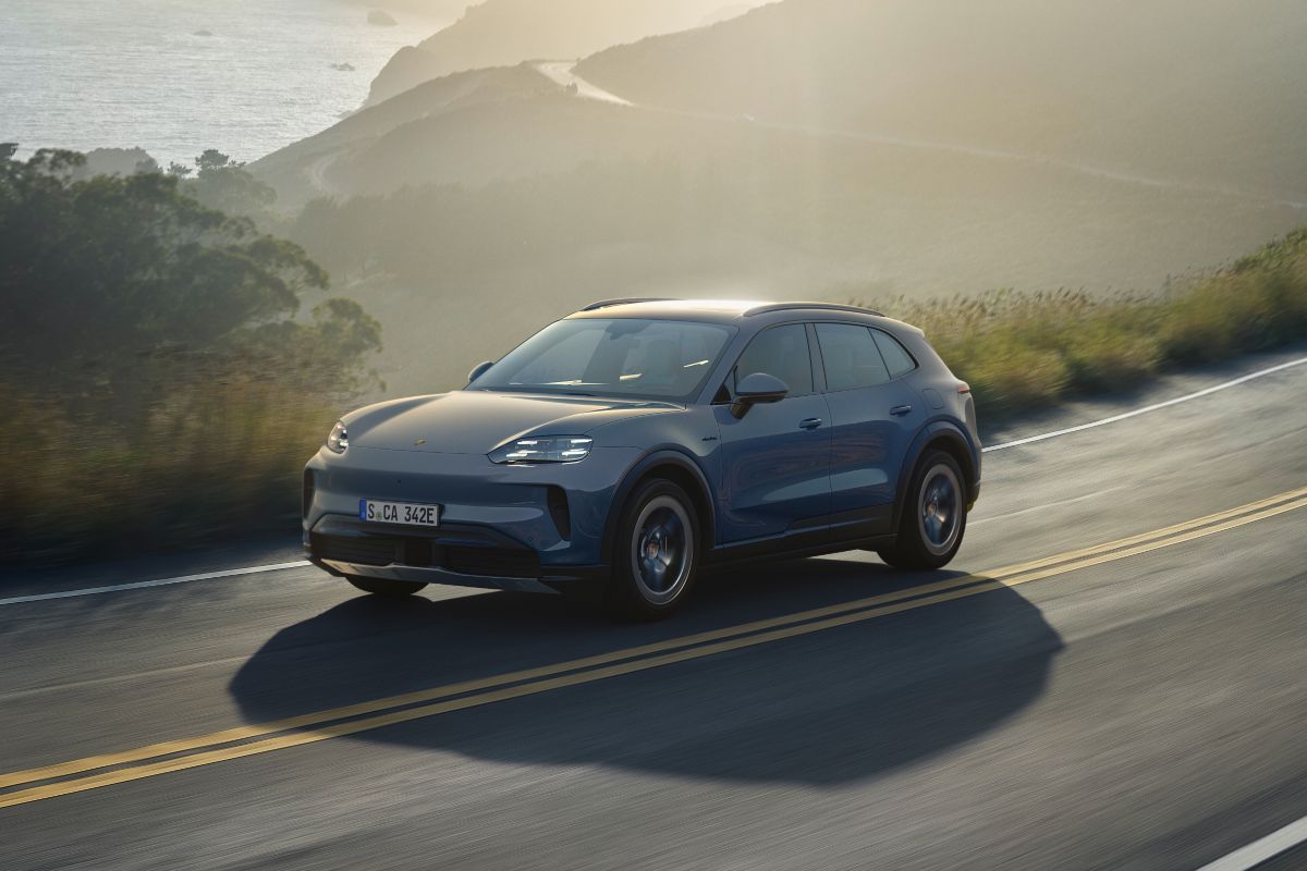 La nuova Porsche Cayenne S Electric.