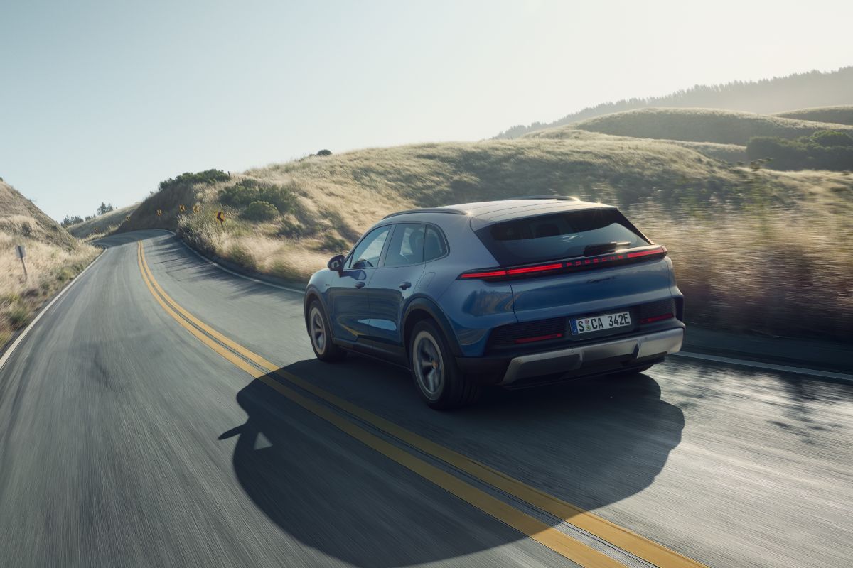 La nuova Porsche Cayenne S Electric.