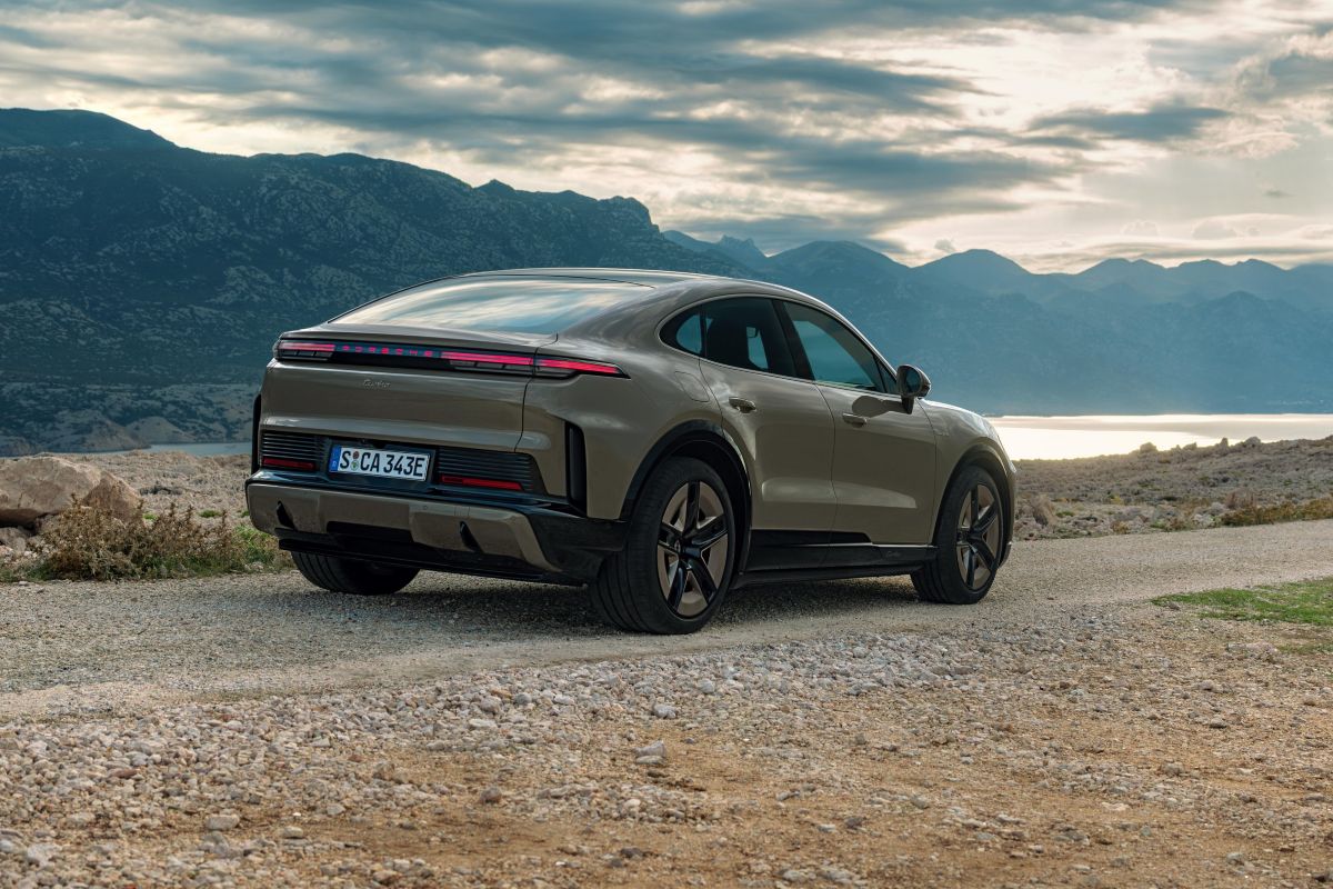 La nuova Porsche Cayenne Turbo Coupé Electric, 2026.