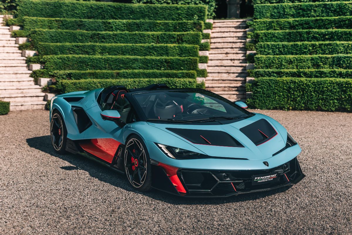La nuova Lamborghini Fenomeno Roadster.