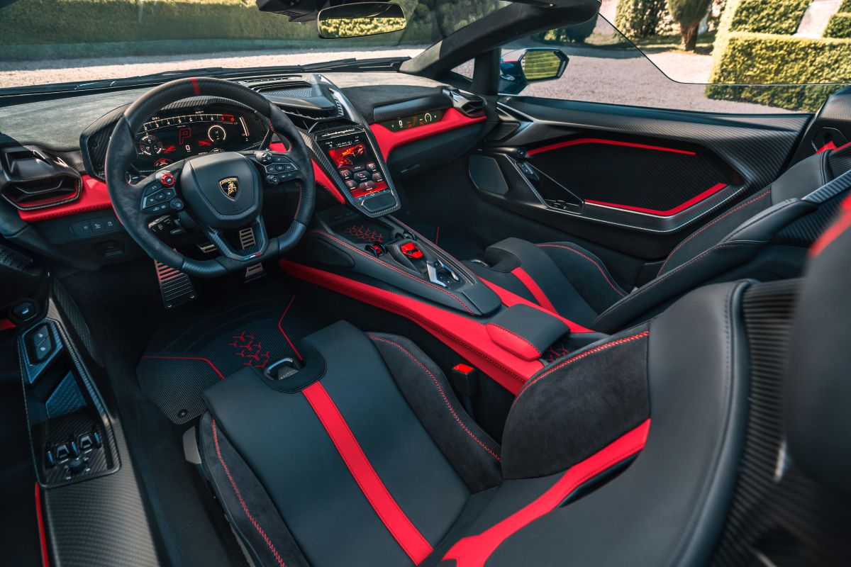 Vista degli interni della nuova Lamborghini Fenomeno Roadster.