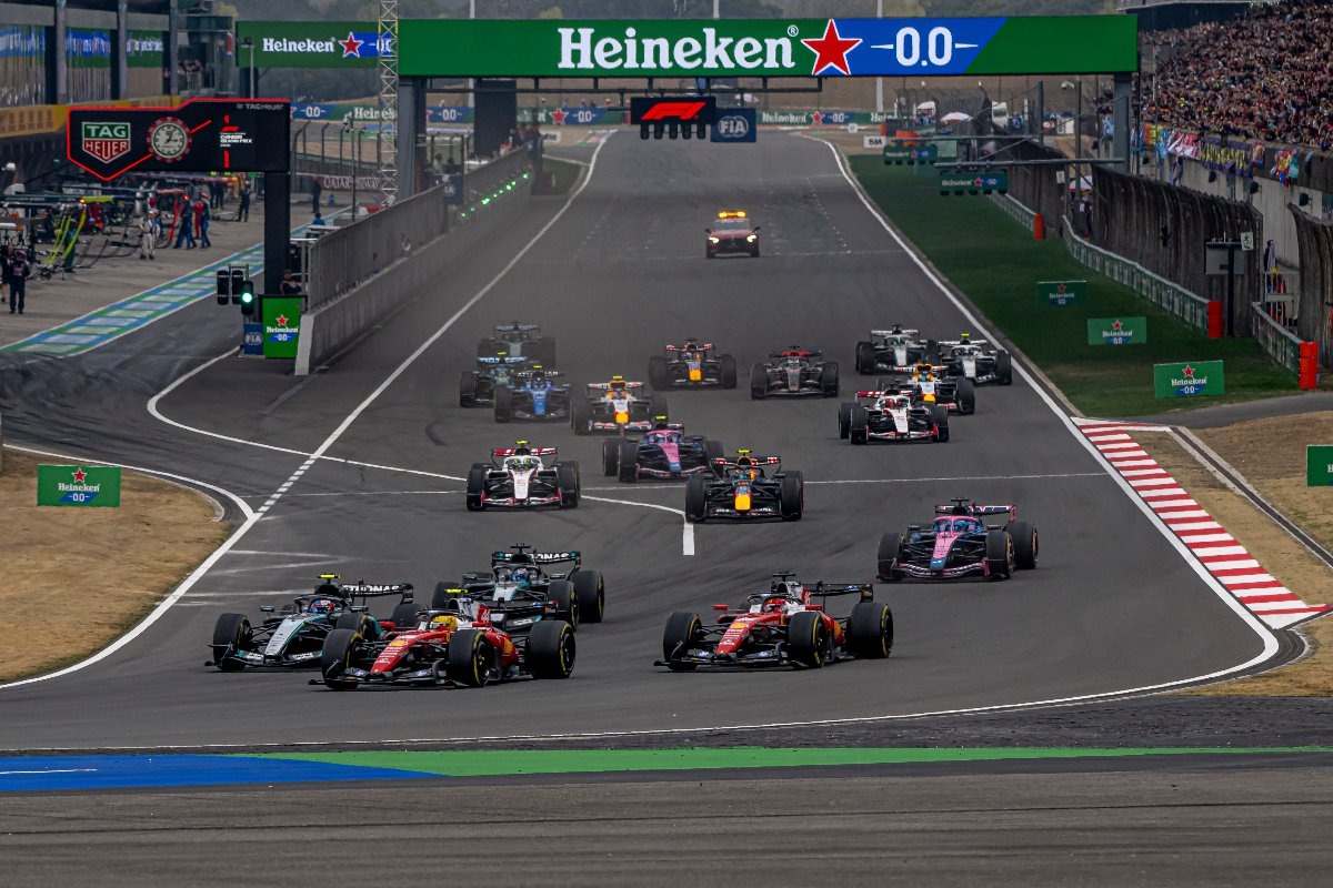 Partenza del Gran Premio di F1 di Cina 2026 a Shanghai.