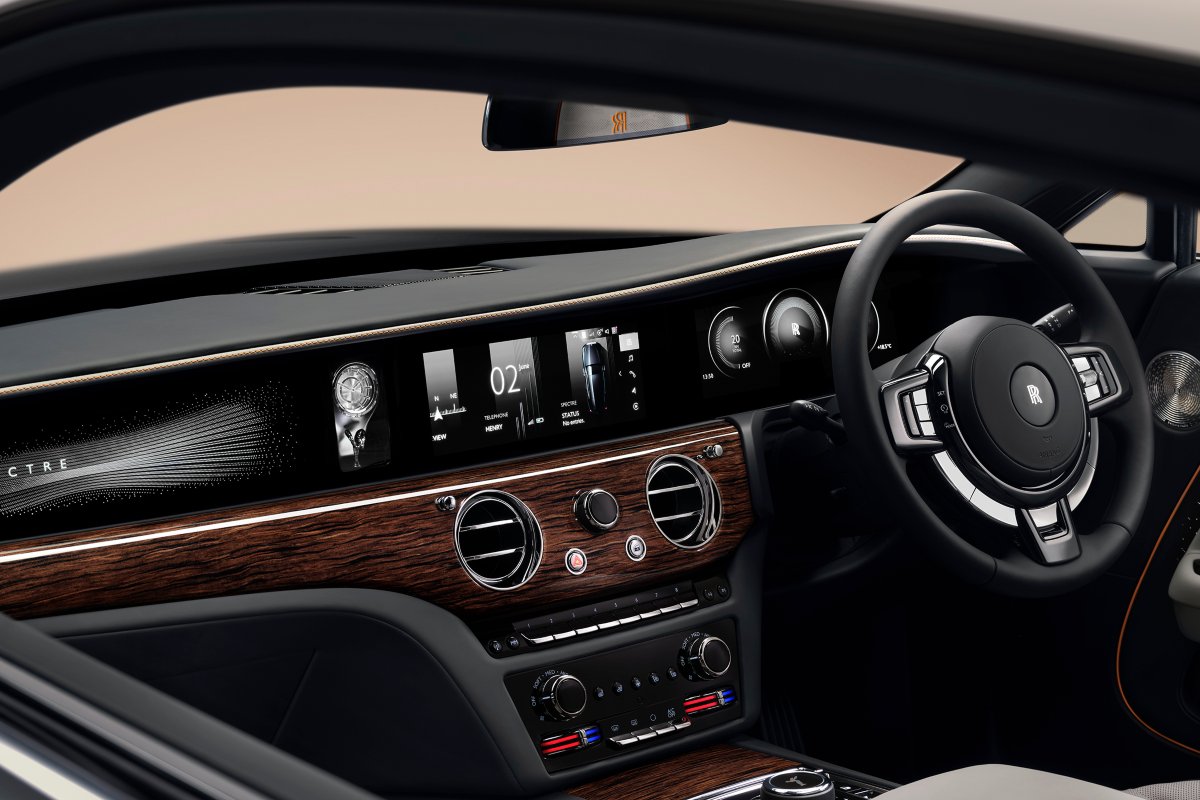 Vista degli interni della nuova Rolls-Royce Spectre Series II.