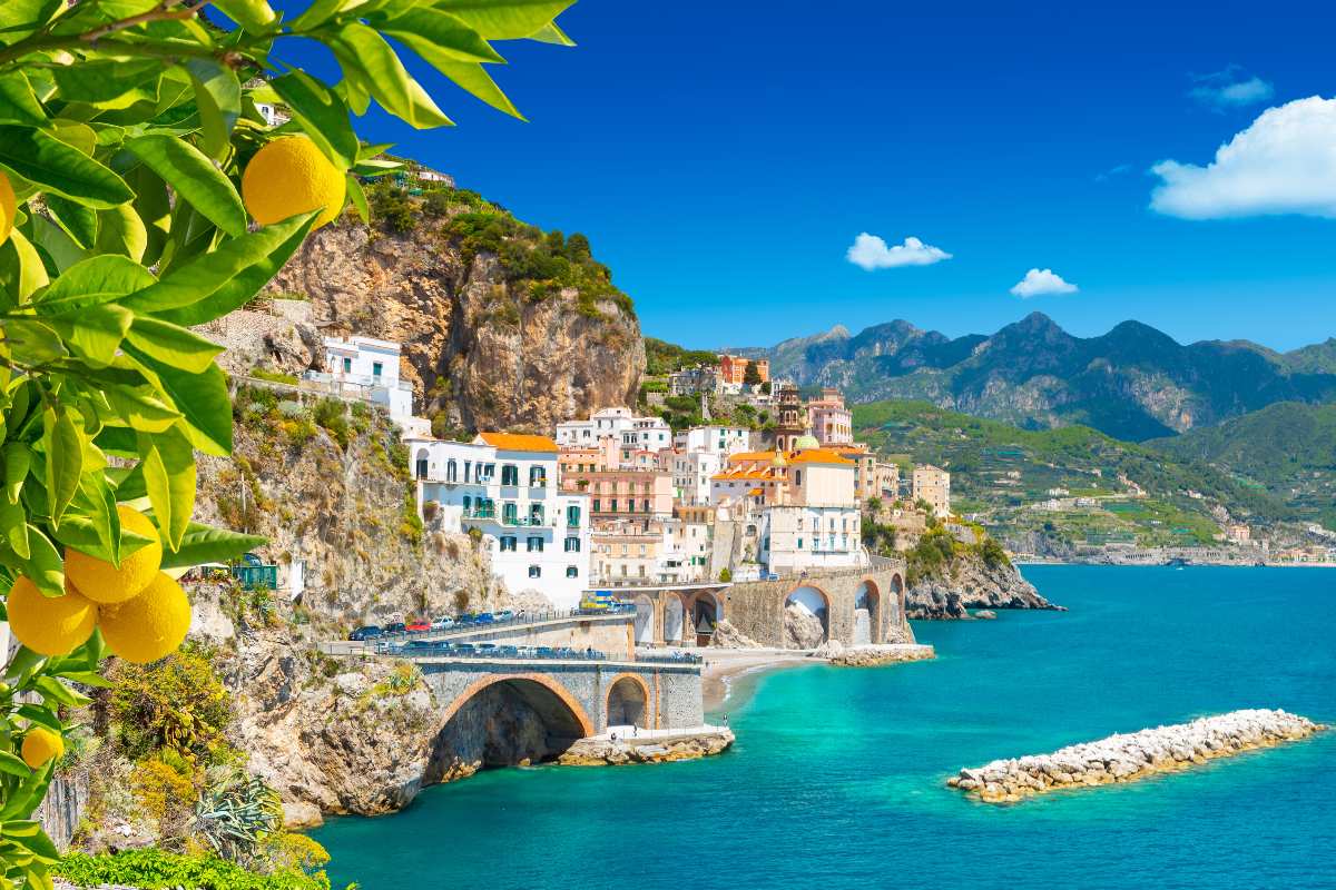 Vista della costa di Amalfi.
