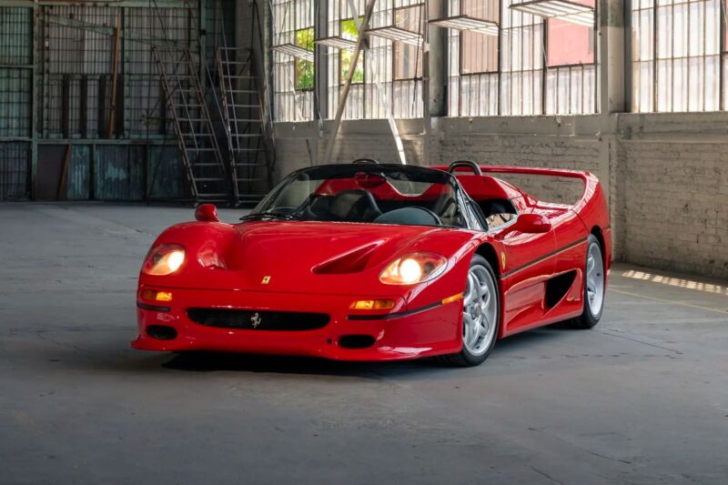 La Ferrari F50 rossa di Mike Tyson.